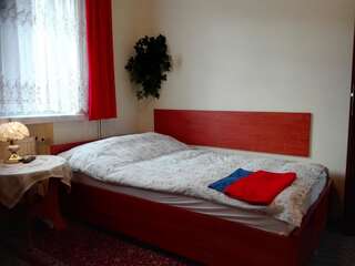 Отели типа «постель и завтрак» Noclegi16 Болеславец Двухместный номер с 1 кроватью и собственной ванной комнатой-6